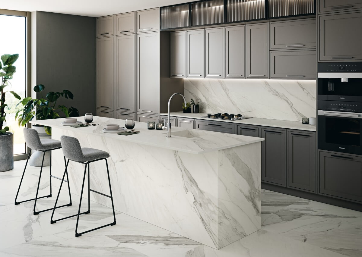 Calacata Grespania 3,5 mm – Premium Feinsteinzeug statt Kunststoff-Paneele
