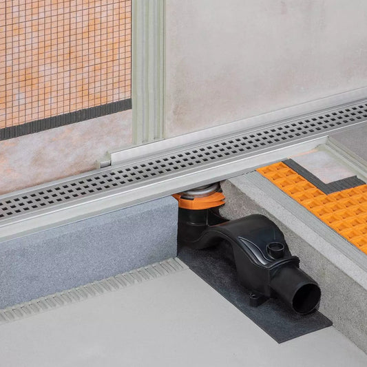 Schlüter-KERDI-LINE-F - Komplettes Set für lineare bodenebene Duschen mit einem horizontalen wellenförmigen Ablauf mit integriertem Geruchsverschluss
