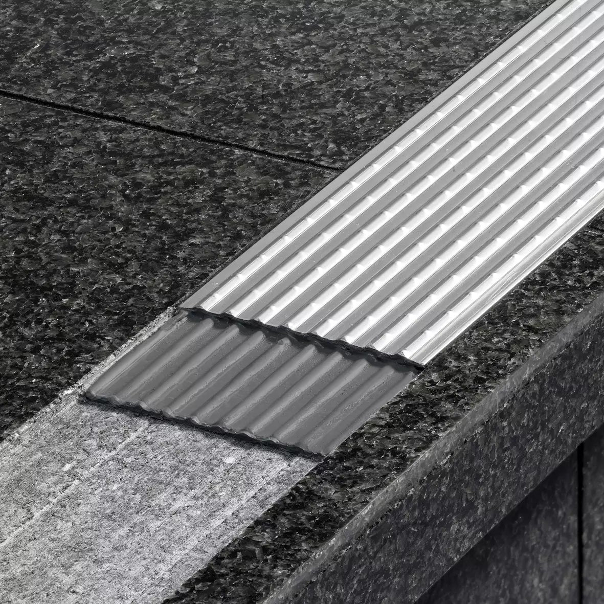 Angle end profile, shiny stainless steel 3m 