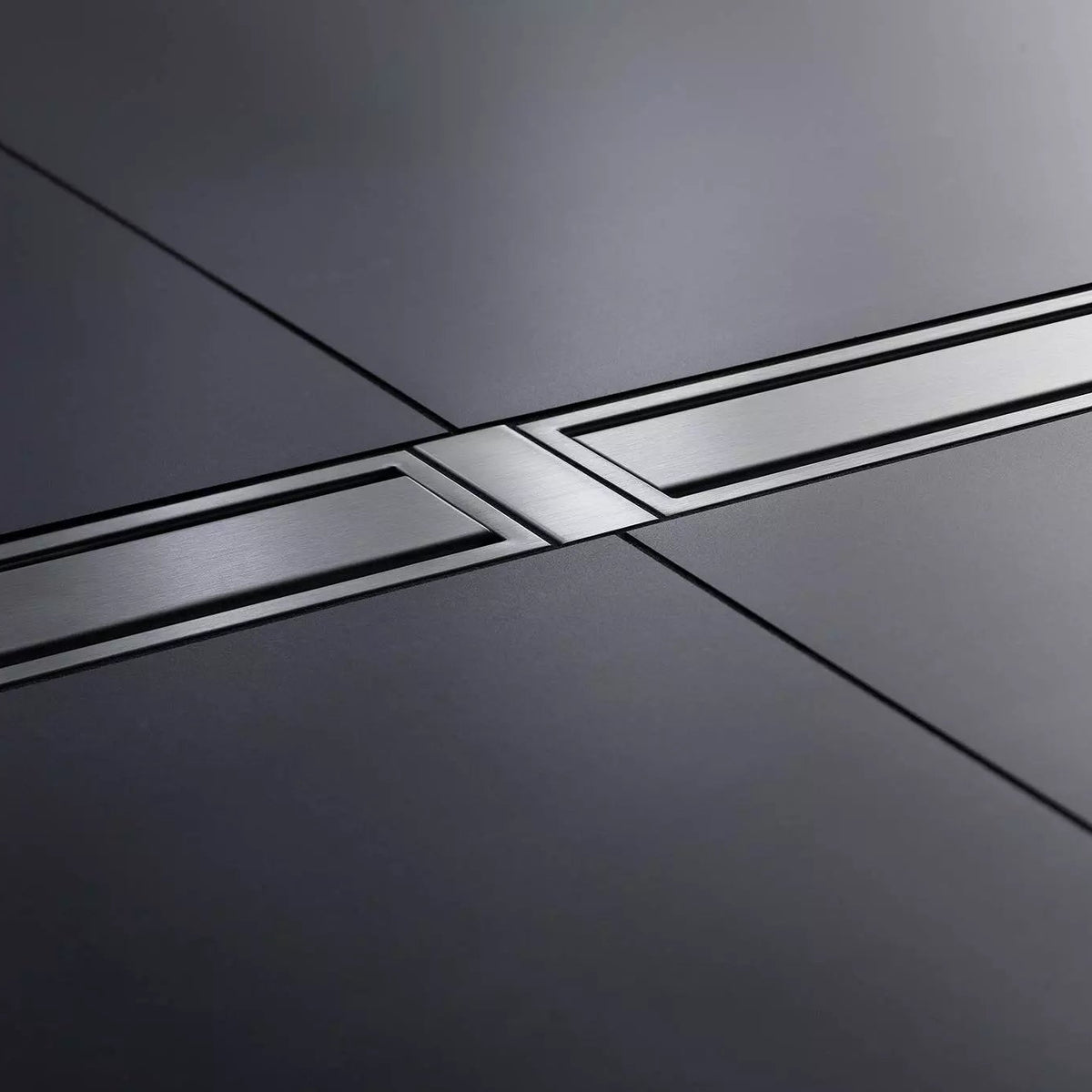 Schlüter-KERDI-LINE-FC - Edelstahlelement zur optischen Verbindung der Rost-/Rahmen-Einheiten bei der Reiheninstallation mehrerer Schlüter-KERDI-LINE