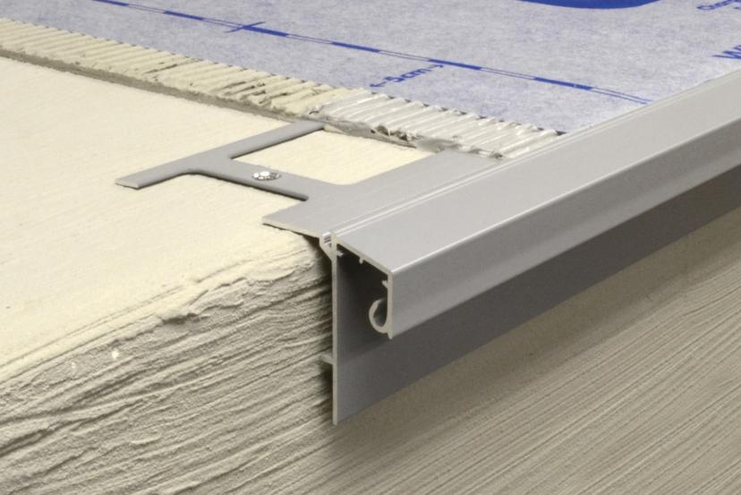 End rail 4-sided, shiny stainless steel 3m - square profile 