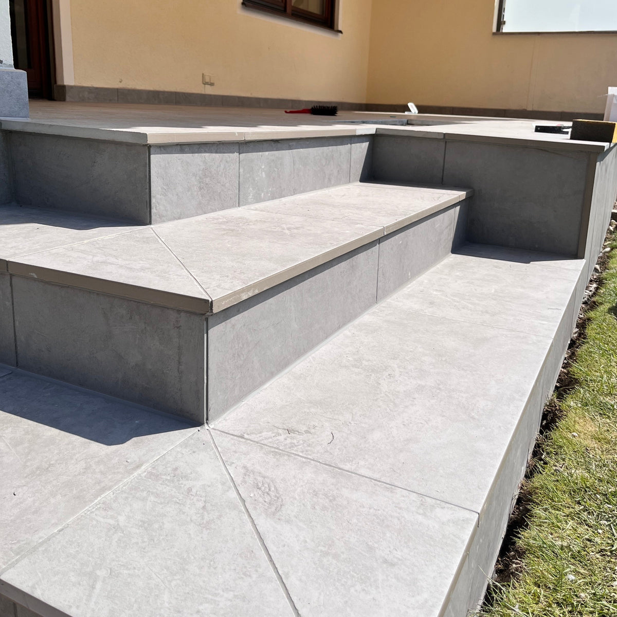 Terrace tiles Devon silver Tau Ceramica 61X61X2 cm cement look